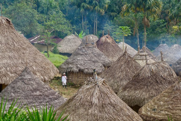 Hogar indígena y locación mística para despedida de soltera en Colombia en la Sierra Nevada de Santa Marta. Santa Marta es un territorio sagrado por los indigenas y los descendientes de los pueblos Tayrona, aqui suceden las despedidas de soltera 19