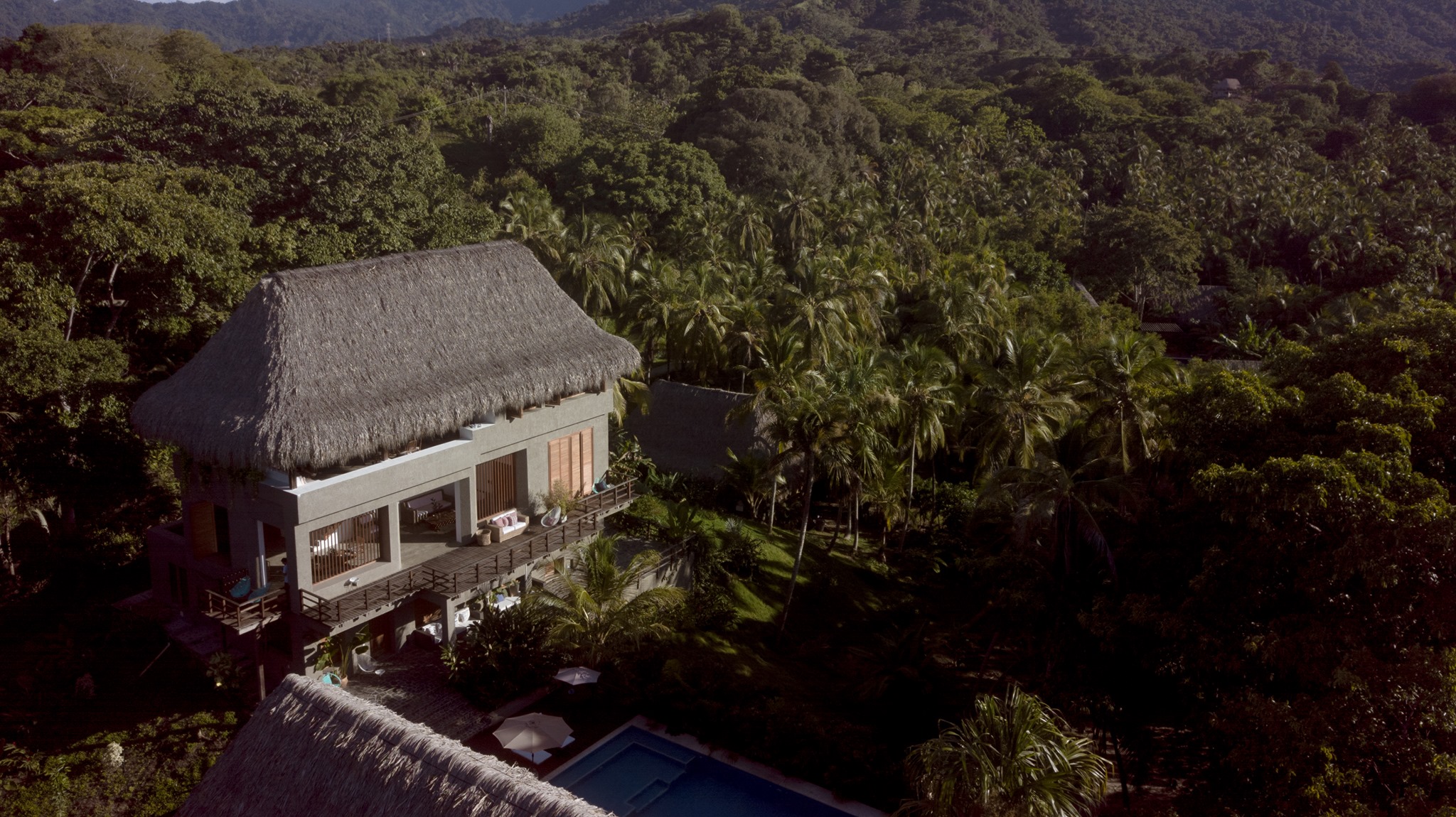 villa de lujo con piscina de despedida de soltera en colombia los naranjos, entre el tayrona y la sierra nevada y santa marta. Con piscina propia y techo de palma 12