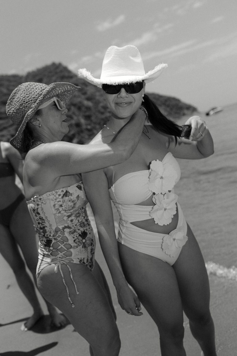 caro en tayrona bachelorette en colombia segua 143.