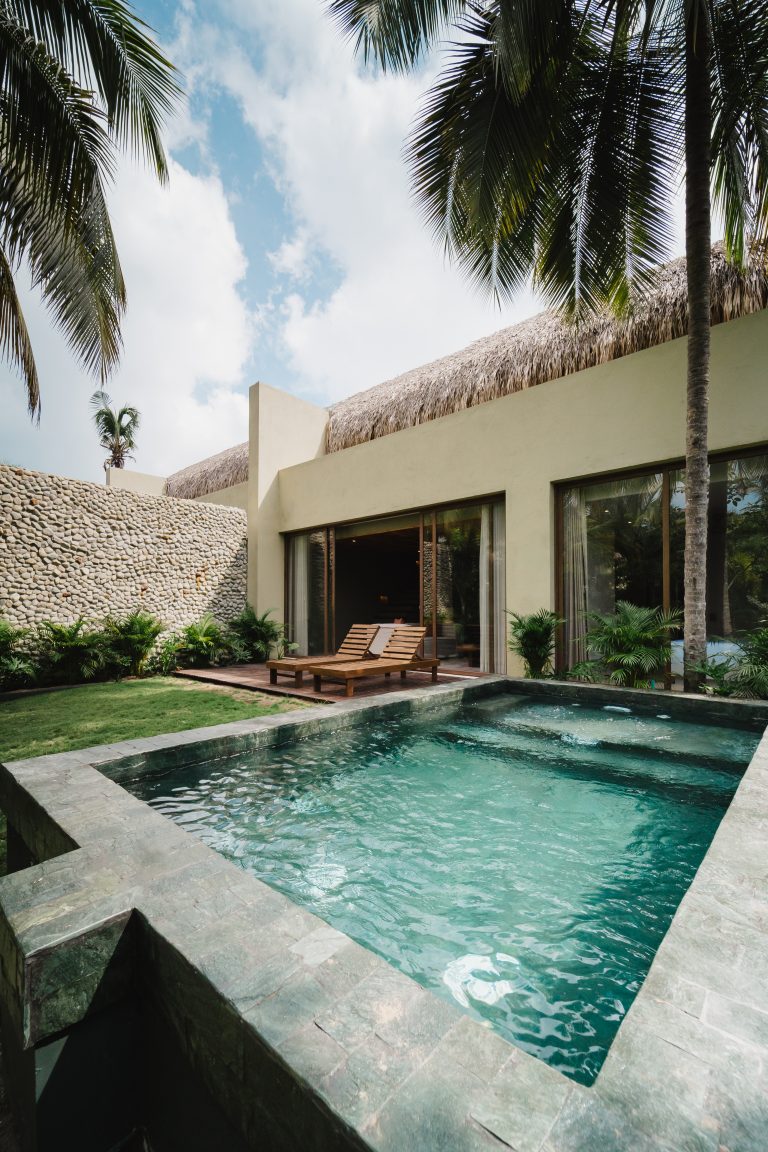 hotel segua bachelorette en colombiaNAIO - PALOMINO39 201