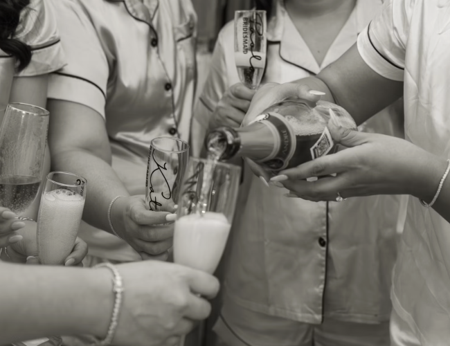 brideteam durante bachelorette en colombia segua brindis 110.
